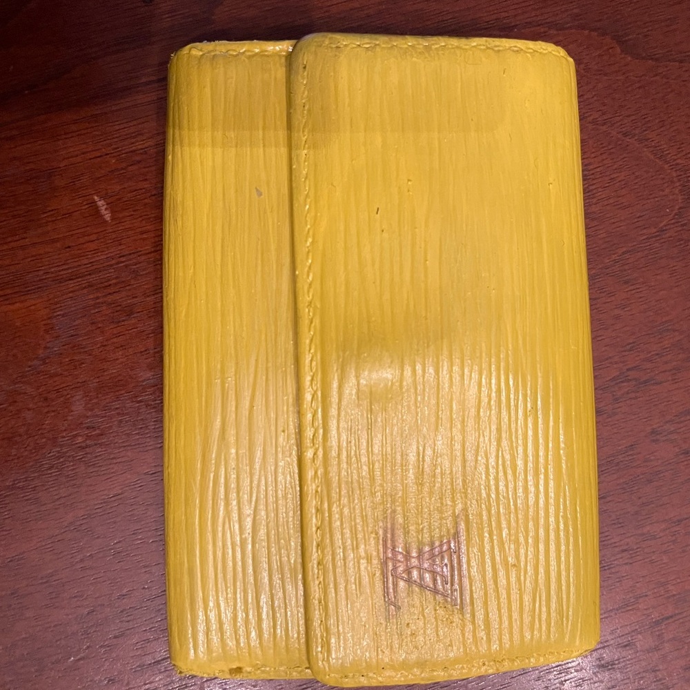 Louis Vuitton preloved key holder! Authentic